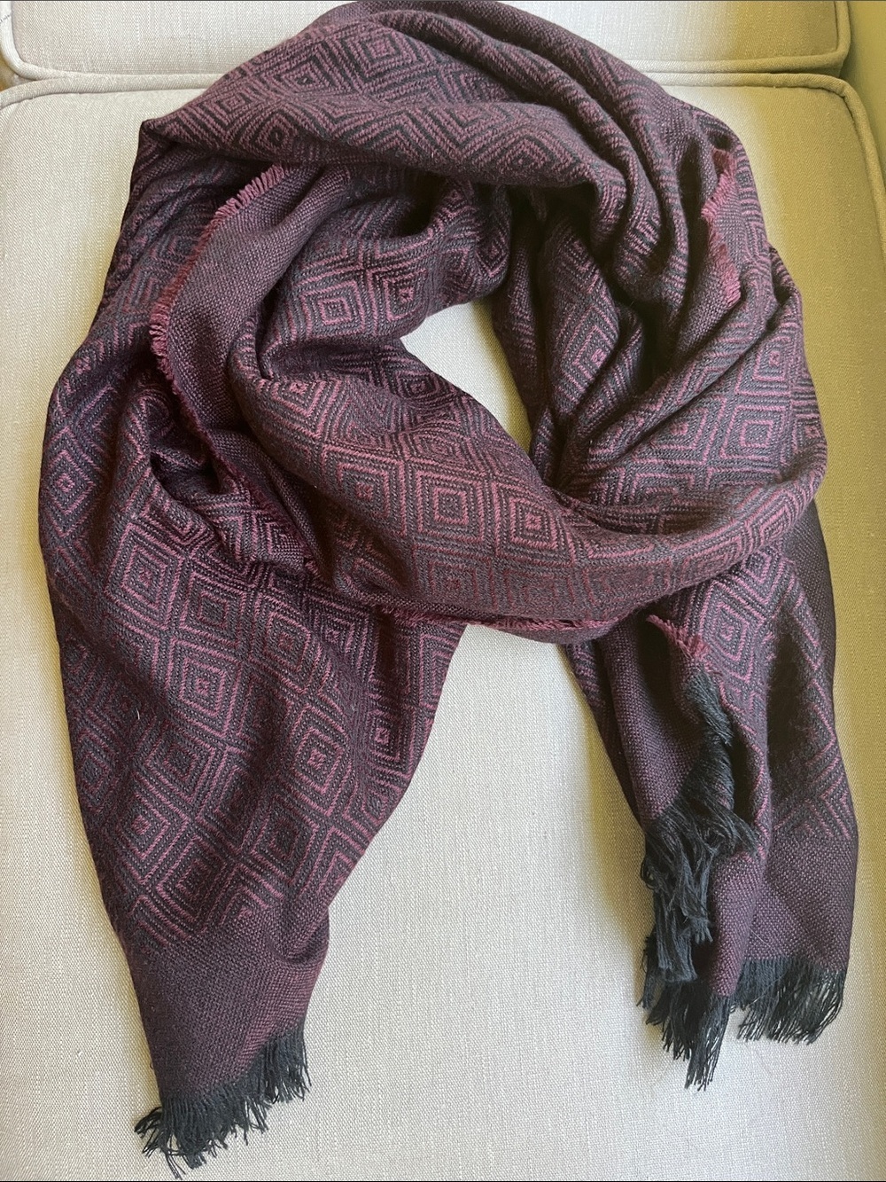 Textured Diamond Pattern Burgundy Scarf with Fringe